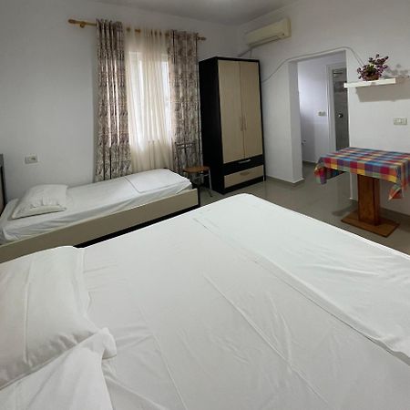 Guest House Lionel Дуррес Экстерьер фото