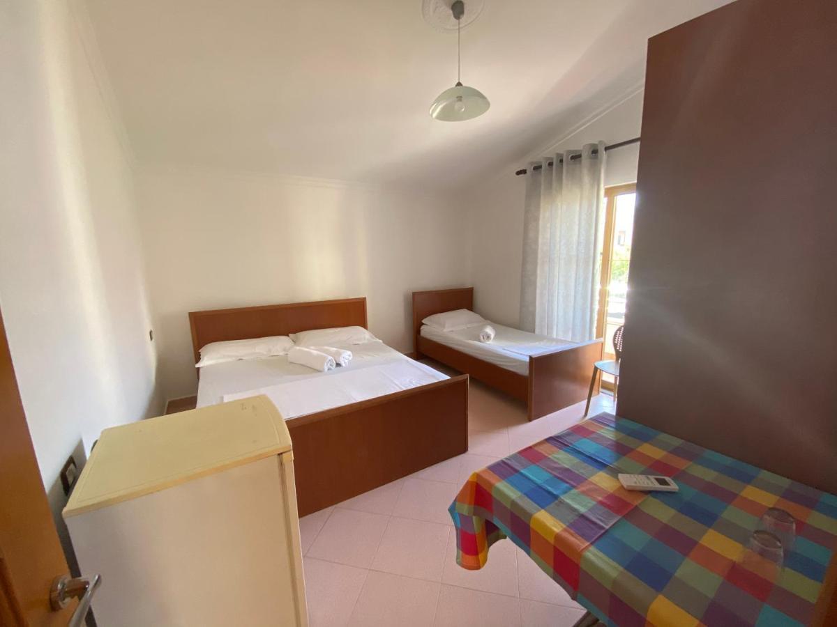 Guest House Lionel Дуррес Экстерьер фото