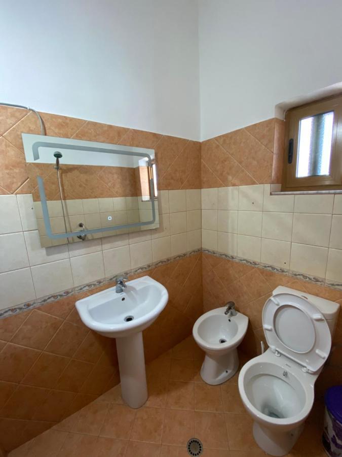 Guest House Lionel Дуррес Экстерьер фото