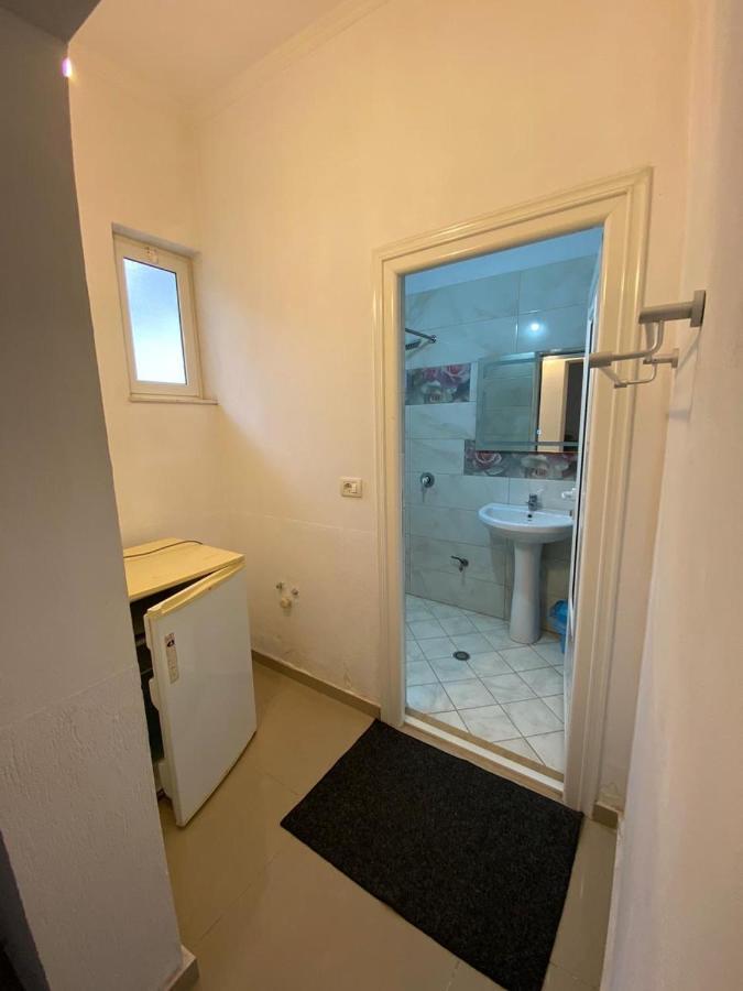 Guest House Lionel Дуррес Экстерьер фото