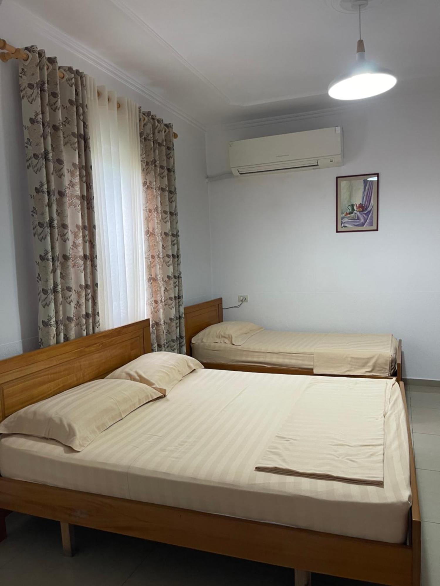 Guest House Lionel Дуррес Экстерьер фото