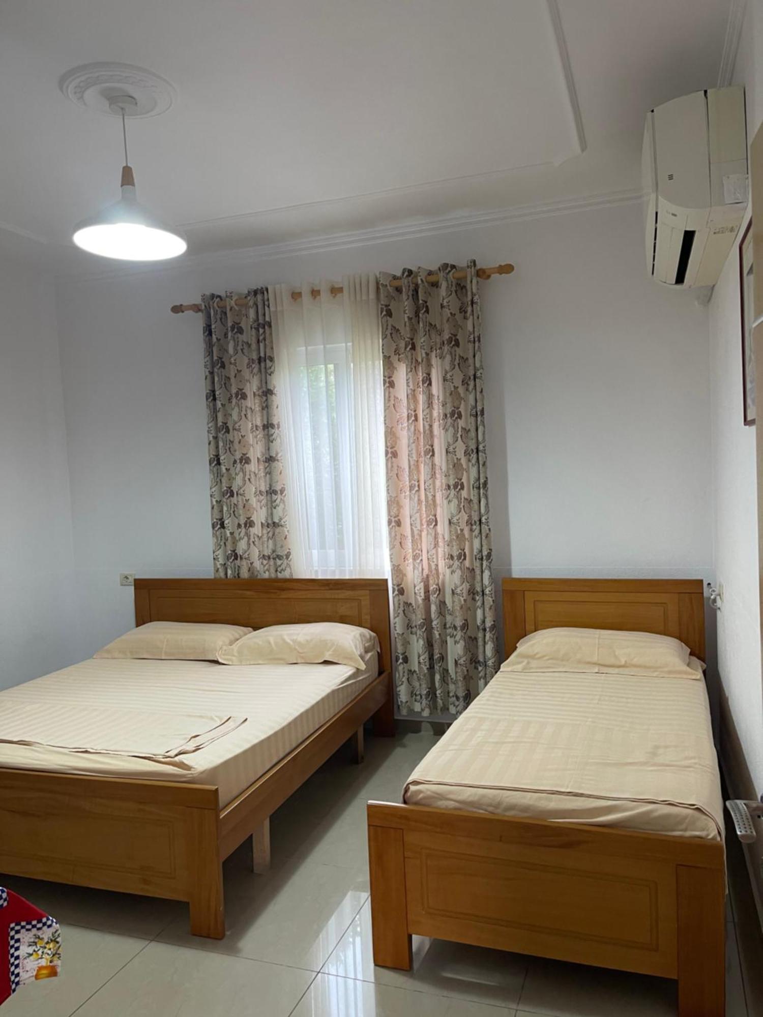 Guest House Lionel Дуррес Экстерьер фото