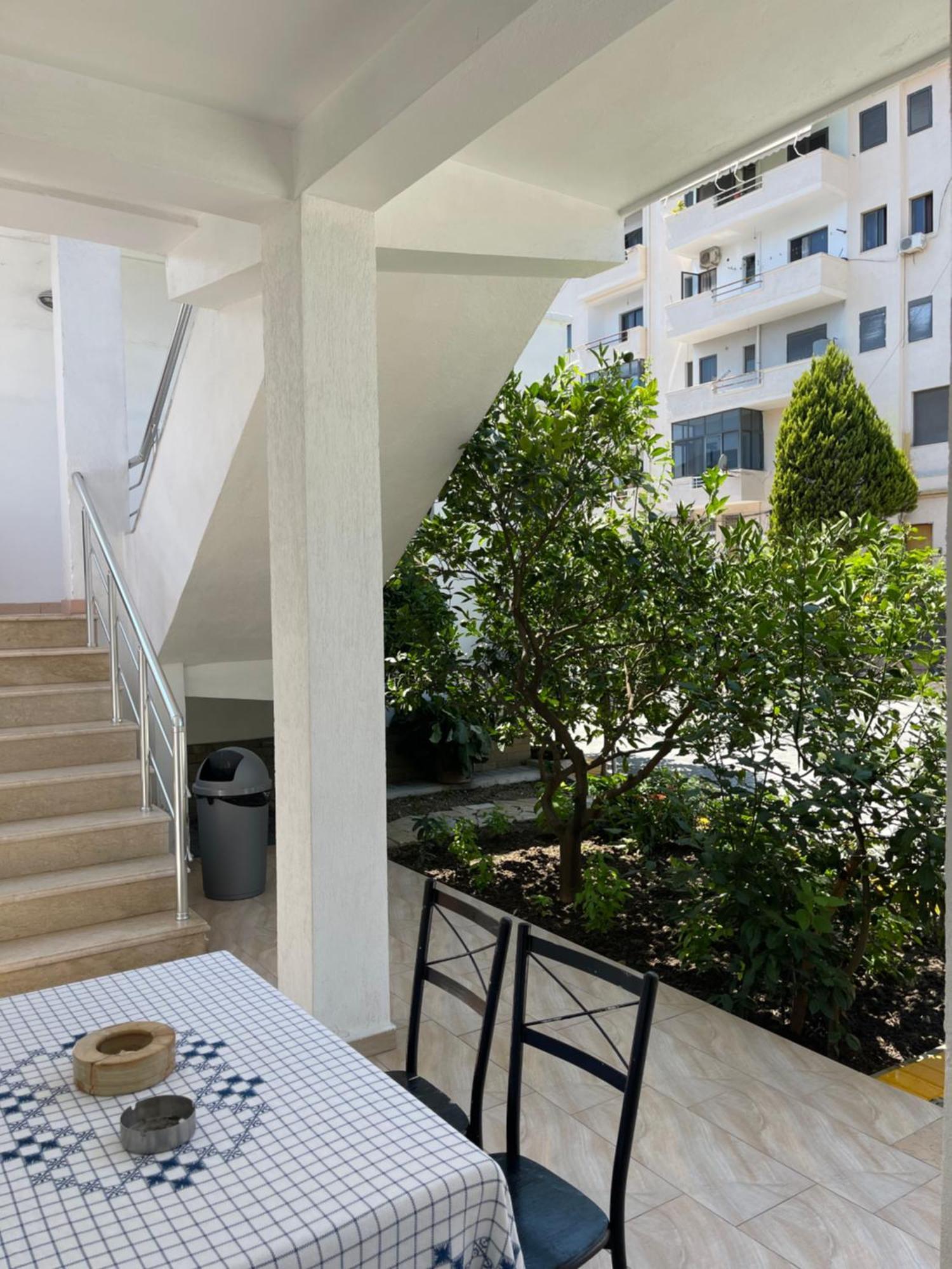 Guest House Lionel Дуррес Экстерьер фото